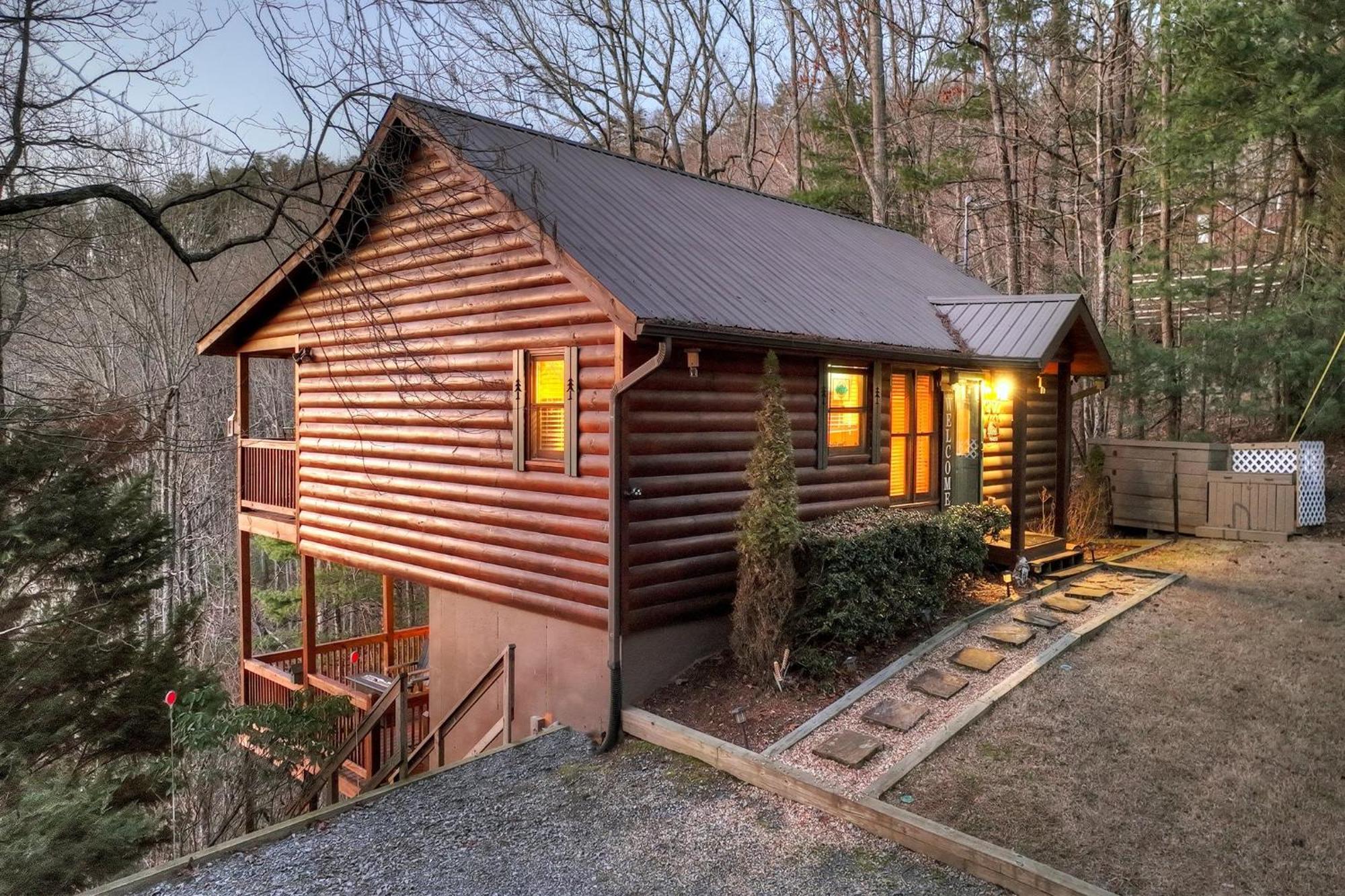 Talking Leaves Hot Tub Firepit And Comfy King Beds Villa Ellijay Bagian luar foto