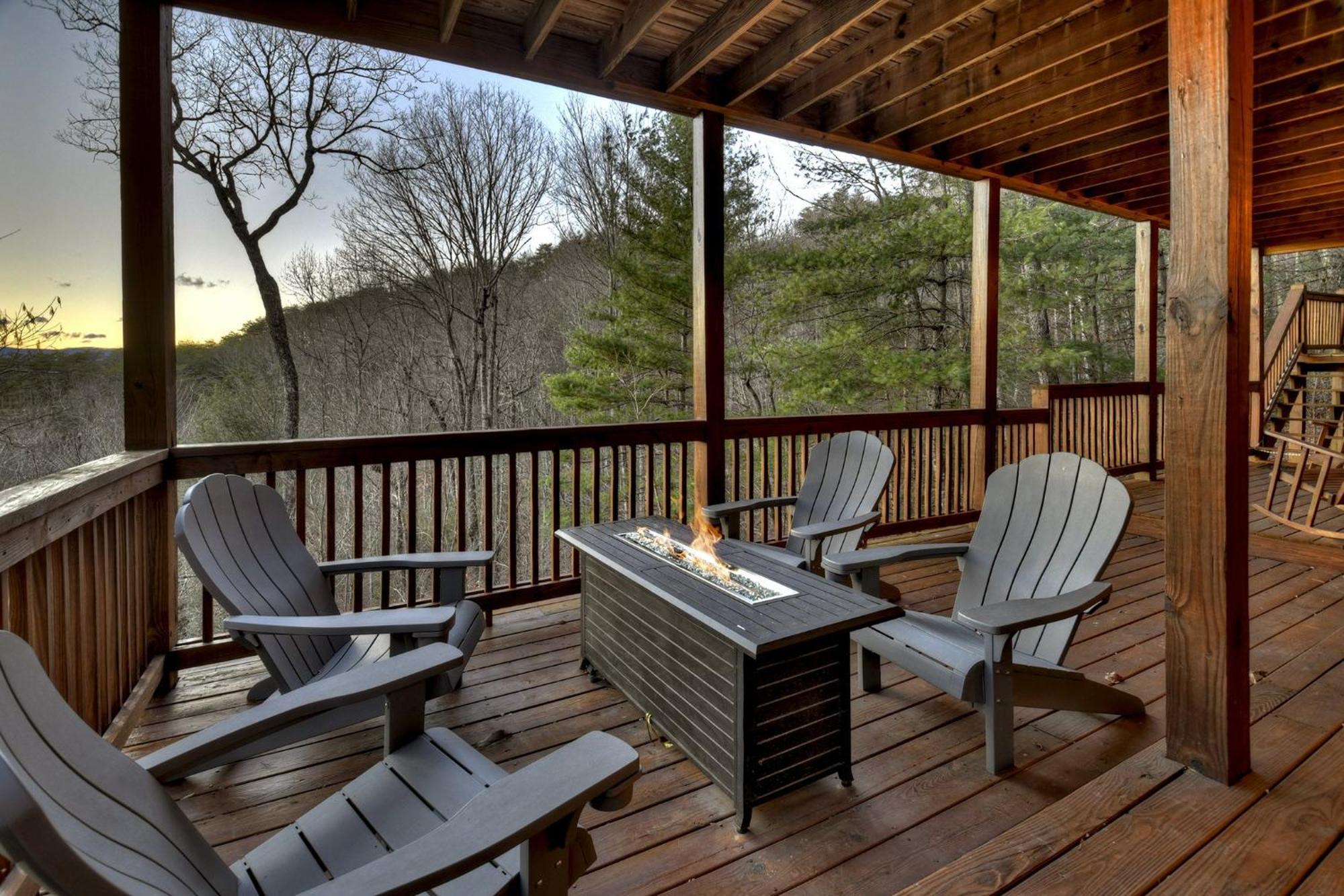 Talking Leaves Hot Tub Firepit And Comfy King Beds Villa Ellijay Bagian luar foto